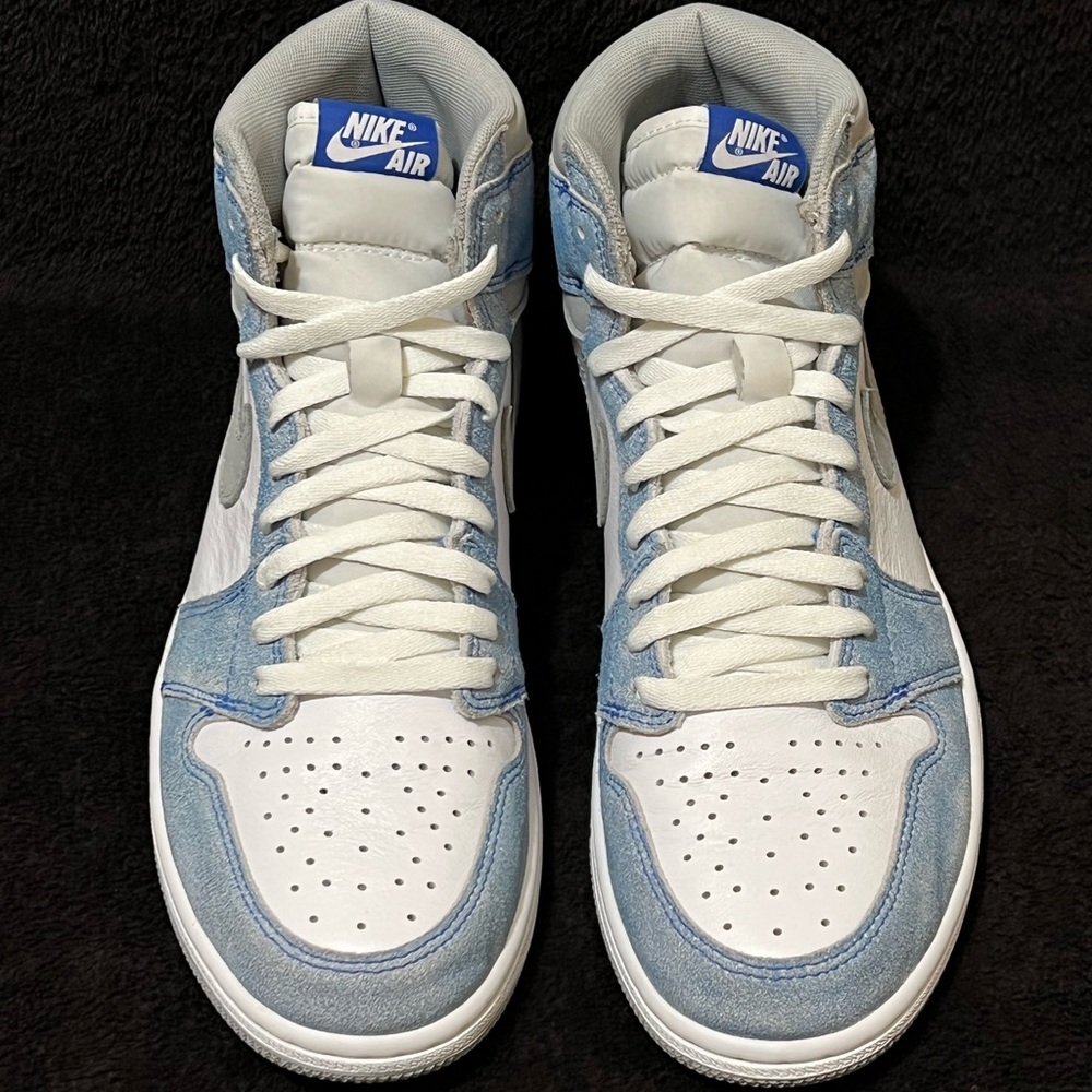 ❌SOLD❌Jordan 1 High ‘Hyper Royal’ - Picture 4 of 9